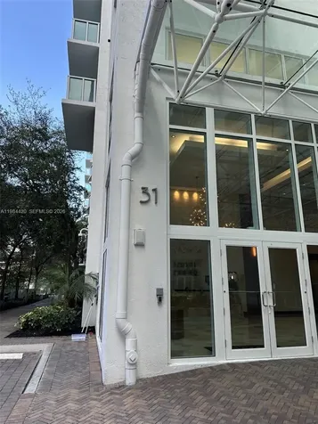 31 SE 5th Street Miami FL 33131