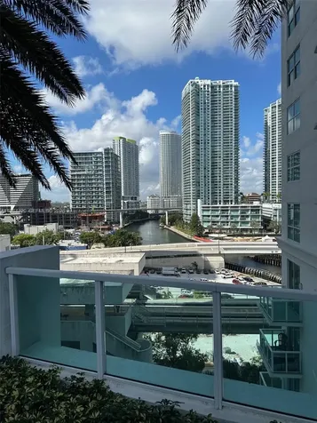 31 SE 5th Street Miami FL 33131