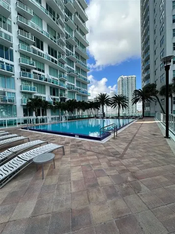31 SE 5th Street Miami FL 33131