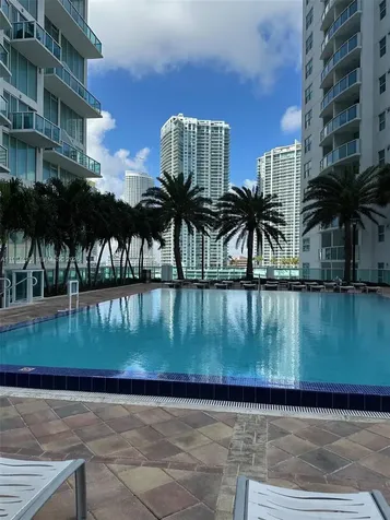 31 SE 5th Street Miami FL 33131