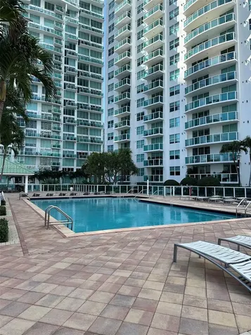 31 SE 5th Street Miami FL 33131