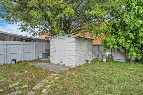 213 W 20th Street Hialeah FL 33010
