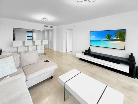 3301 N Country Club Drive Aventura FL 33180