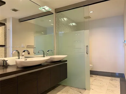200 Biscayne Boulevard Way Miami FL 33131