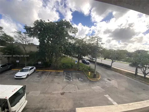 270 S University Drive Plantation FL 33324