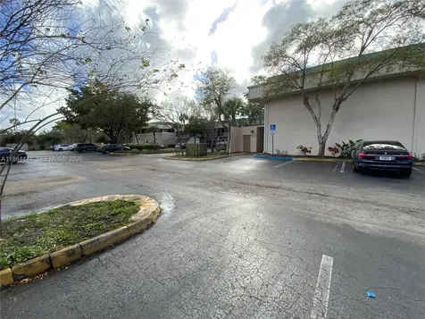 270 S University Drive Plantation FL 33324