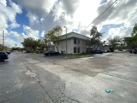 270 S University Drive Plantation FL 33324