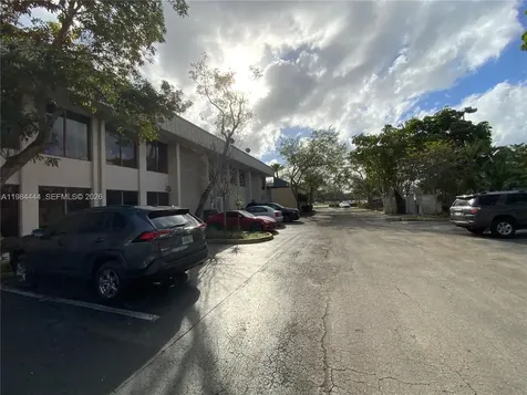 270 S University Drive Plantation FL 33324