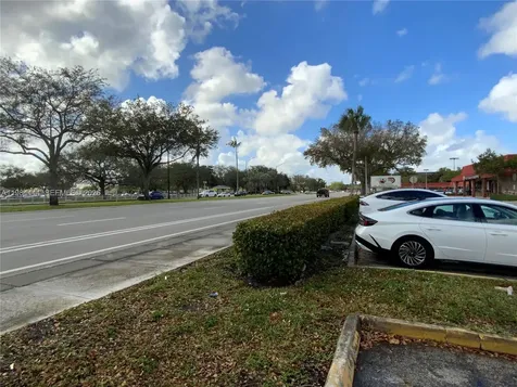 270 S University Drive Plantation FL 33324