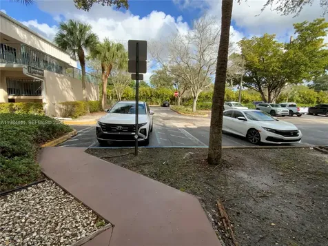 270 S University Drive Plantation FL 33324