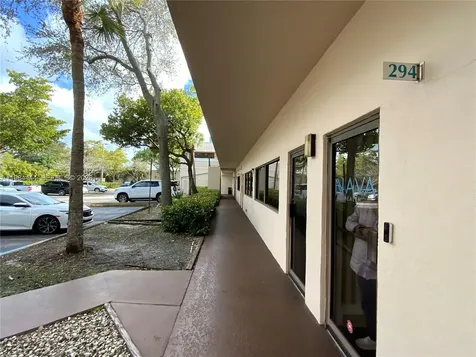 270 S University Drive Plantation FL 33324