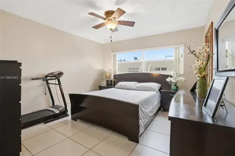 210 NW 87th Avenue Miami FL 33172