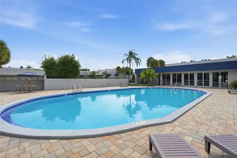 210 NW 87th Avenue Miami FL 33172