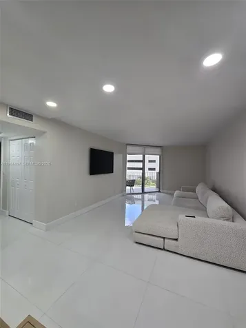 1750 W 46th Street Hialeah FL 33012