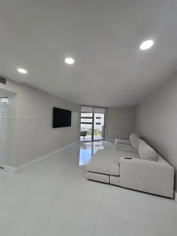 1750 W 46th Street Hialeah FL 33012