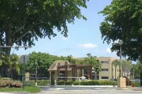 8065 SW 107th Avenue Miami FL 33173