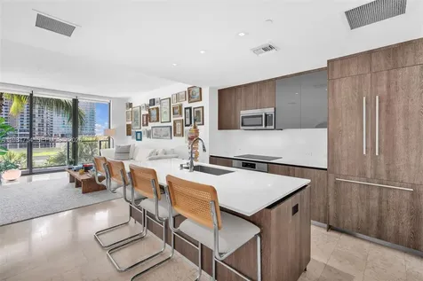 68 SE 6th Street Miami FL 33131