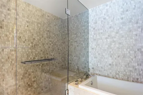 68 SE 6th Street Miami FL 33131