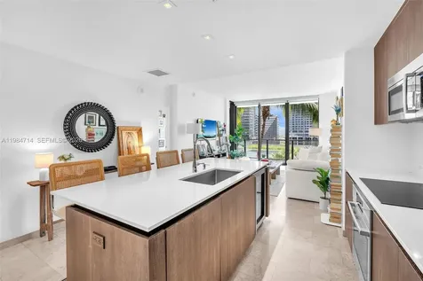68 SE 6th Street Miami FL 33131