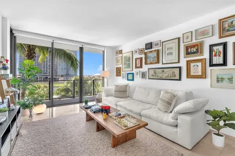 68 SE 6th Street Miami FL 33131