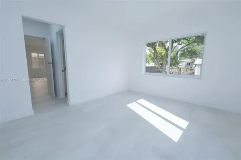 2675 SW 24th Terrace Miami FL 33145