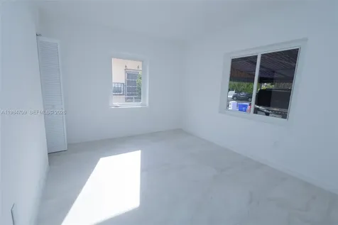 2675 SW 24th Terrace Miami FL 33145