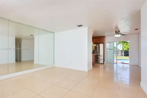 10521 SW 41st Terrace Miami FL 33165