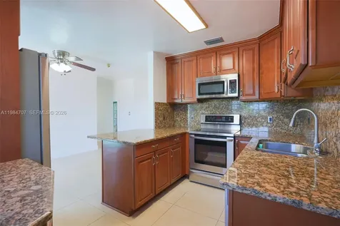 10521 SW 41st Terrace Miami FL 33165