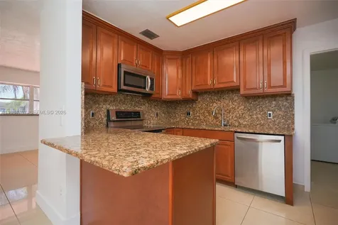 10521 SW 41st Terrace Miami FL 33165