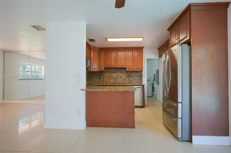 10521 SW 41st Terrace Miami FL 33165