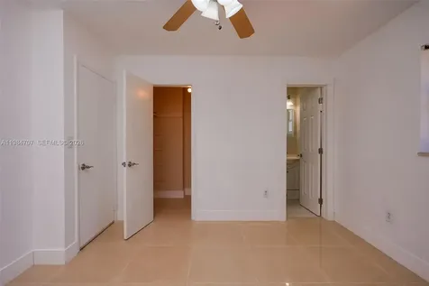 10521 SW 41st Terrace Miami FL 33165