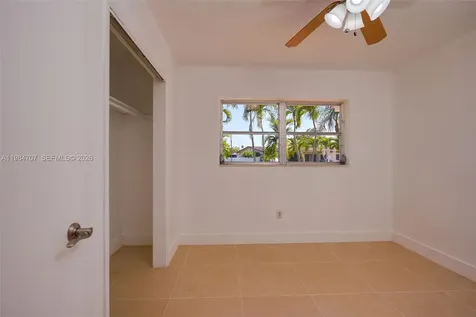 10521 SW 41st Terrace Miami FL 33165