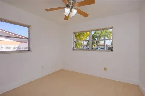 10521 SW 41st Terrace Miami FL 33165