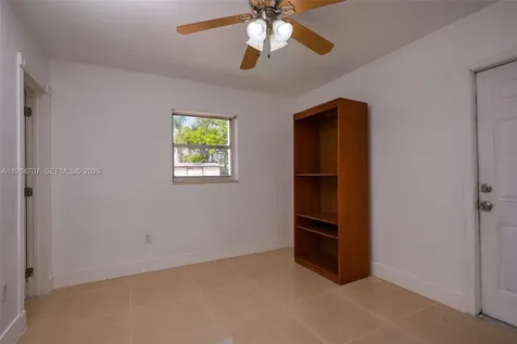 10521 SW 41st Terrace Miami FL 33165