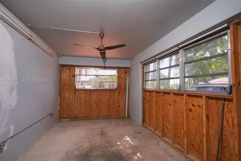 10521 SW 41st Terrace Miami FL 33165