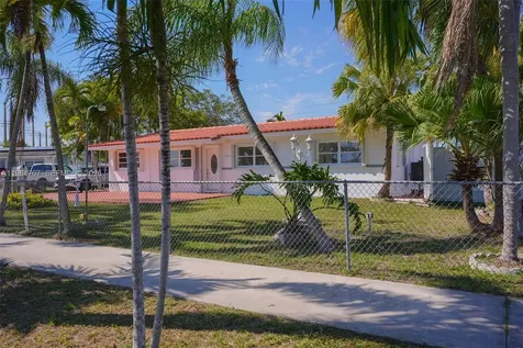 10521 SW 41st Terrace Miami FL 33165