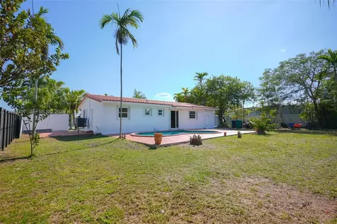 10521 SW 41st Terrace Miami FL 33165