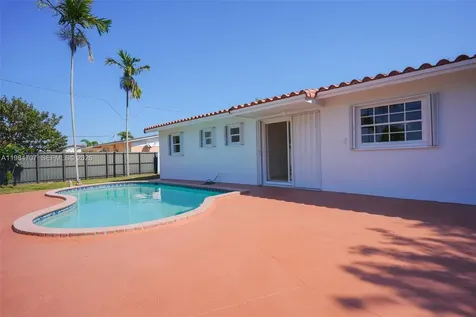 10521 SW 41st Terrace Miami FL 33165