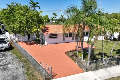 10521 SW 41st Terrace Miami FL 33165