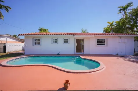 10521 SW 41st Terrace Miami FL 33165