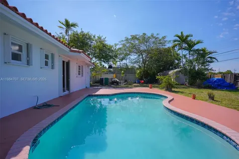 10521 SW 41st Terrace Miami FL 33165