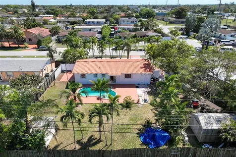 10521 SW 41st Terrace Miami FL 33165
