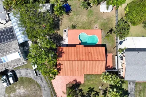 10521 SW 41st Terrace Miami FL 33165