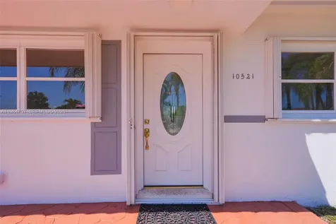 10521 SW 41st Terrace Miami FL 33165