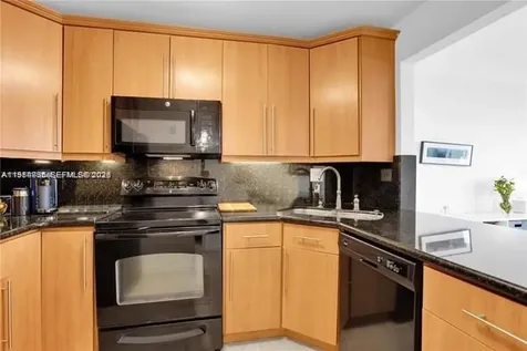 1228 West Avenue Miami Beach FL 33139