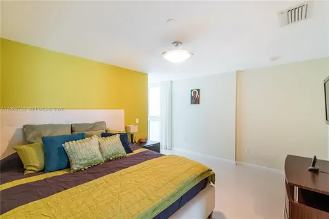 2950 NE 188th Street Aventura FL 33180