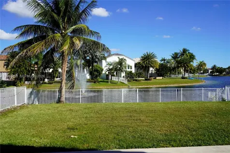 1471 NW 159th Avenue Pembroke Pines FL 33028