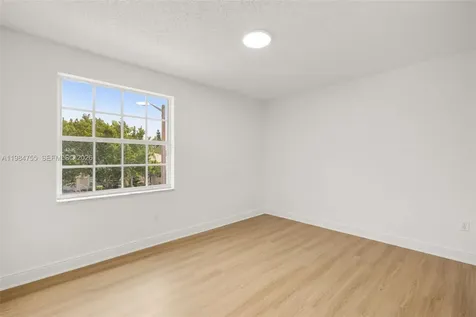 1392 NW 159th Lane Pembroke Pines FL 33028