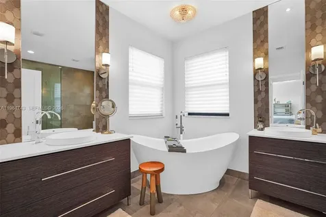 7993 NW 161st Terrace Miami Lakes FL 33016