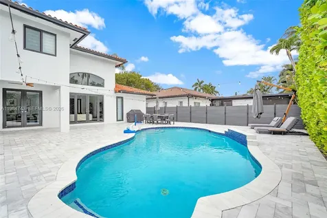 7993 NW 161st Terrace Miami Lakes FL 33016